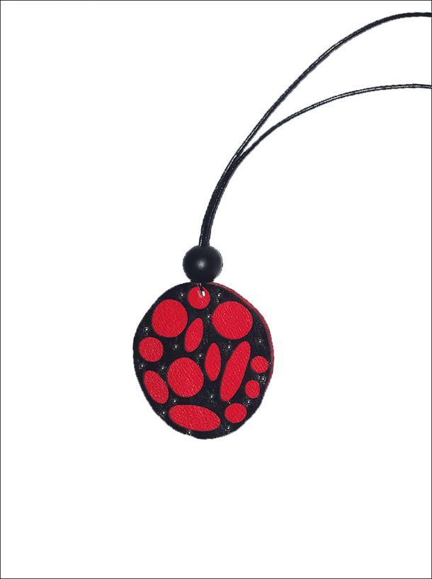 Marina Furin Berlin Künstlerin Designerin Lederskulpturen Taschen Accessoires Kunst Bags Jewelry Art Leathersculpturee